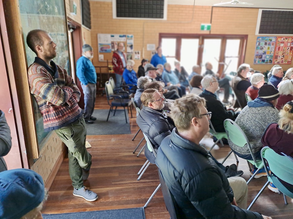 nest box workshop at Mid Mountains Neighbourhood Centre